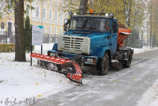 В Смоленске уже началась уборка снега