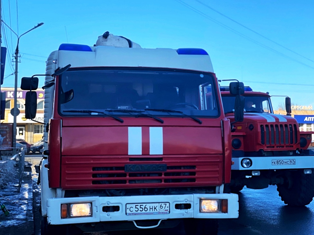 В Смоленском районе огонь уничтожил гараж