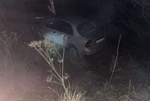 Водитель «Chevrolet Lanos» слетел в кювет и врезался в дерево в Сафоновском районе