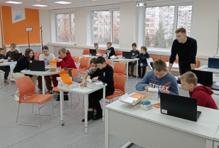 В Смоленске прошли первые занятия по программам «Промышленная робототехника. Arduino» и «Программирование на языке С++»