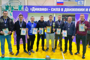 Сотрудники смоленского УФСИН стали «золотыми» призёрами соревнований по гиревому спорту