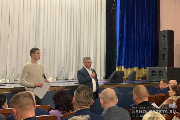 Александр Новиков поручил усилить работу по уборке снега в Смоленске