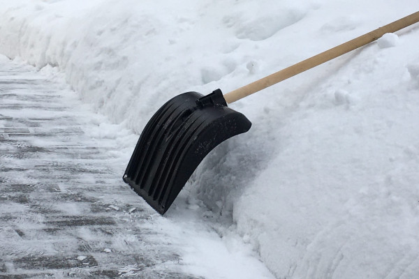 Василий Анохин анонсировал субботник по уборке снега в Смоленской области