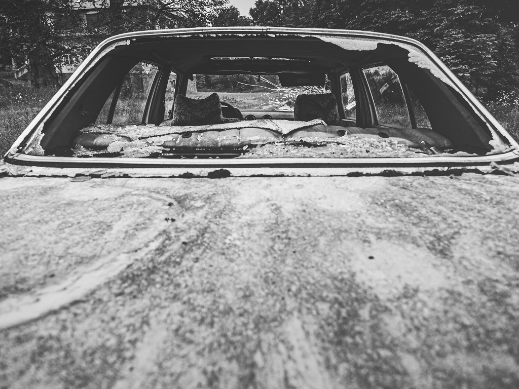 В Смоленске угонщик поджёг похищенный автомобиль