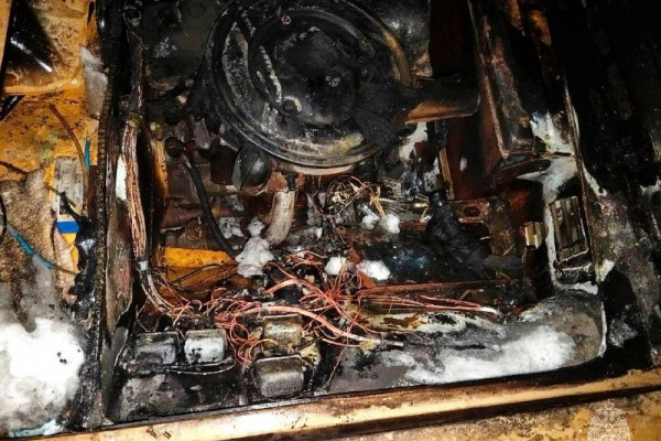 Смоляне спасли от уничтожения горящий «ВАЗ 21013»