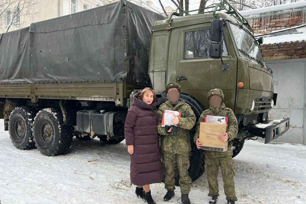 В рамках проекта «Единой России» в зону СВО отправили ещё две машины с необходимым