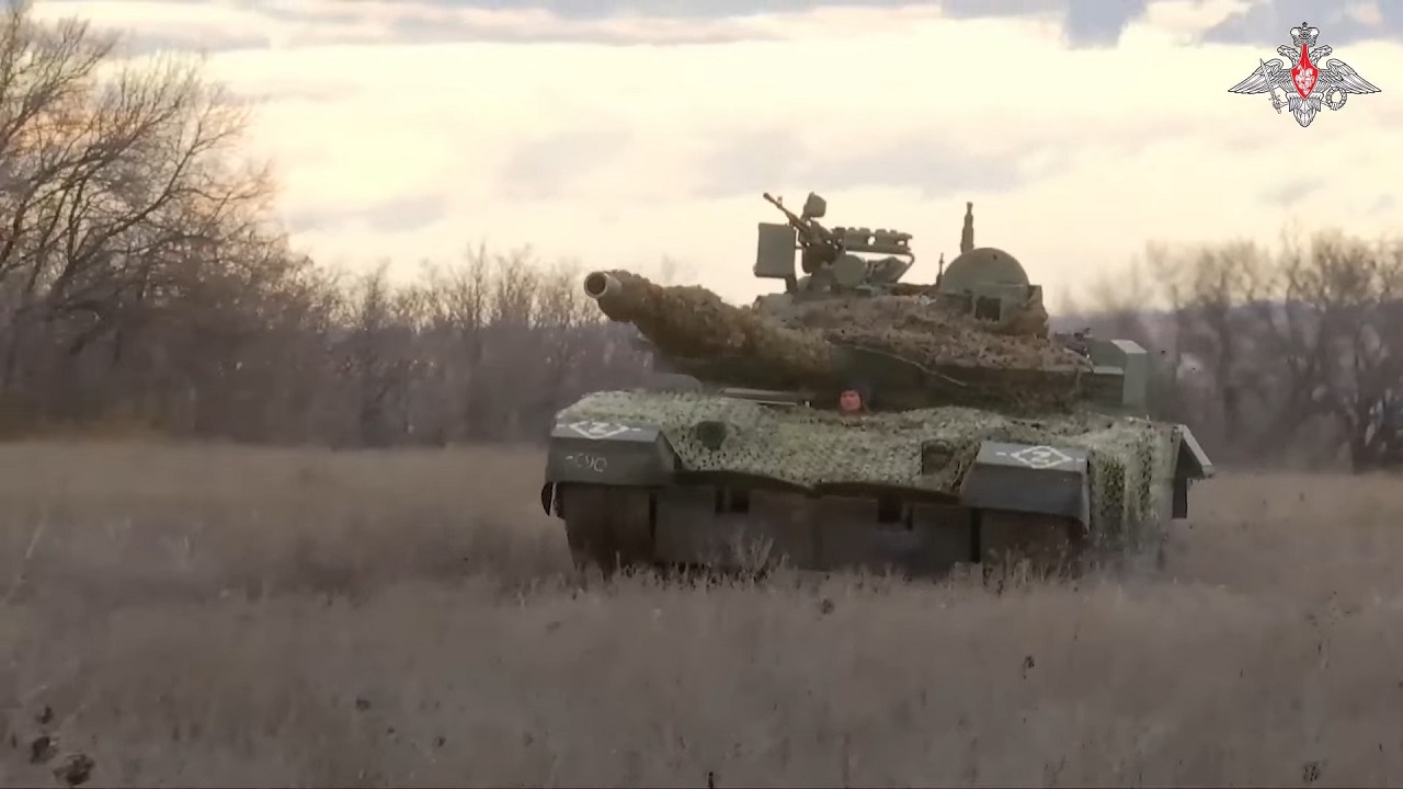 Кадры боевой работы танков ВС РФ в зоне проведения спецоперации