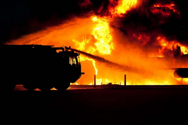 В Дорогобужском районе спасатели тушили пожар в двухквартирном доме