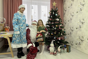 Смоленская Росгвардия продолжает акцию «Дед Мороз специального назначения»