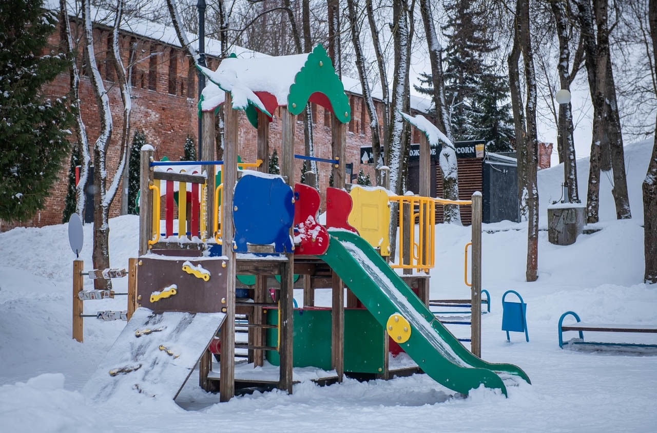На Смоленщине из областного бюджета направили 70 млн рублей на строительство детских площадок