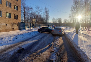 В Смоленске 20-летний водитель Audi сбил 19-летнюю девушку