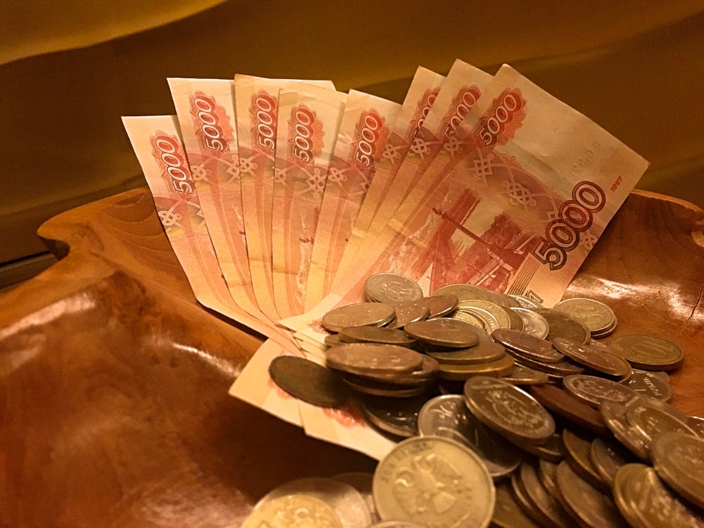 Инспекция труда помогла смолянину получить долг по зарплате