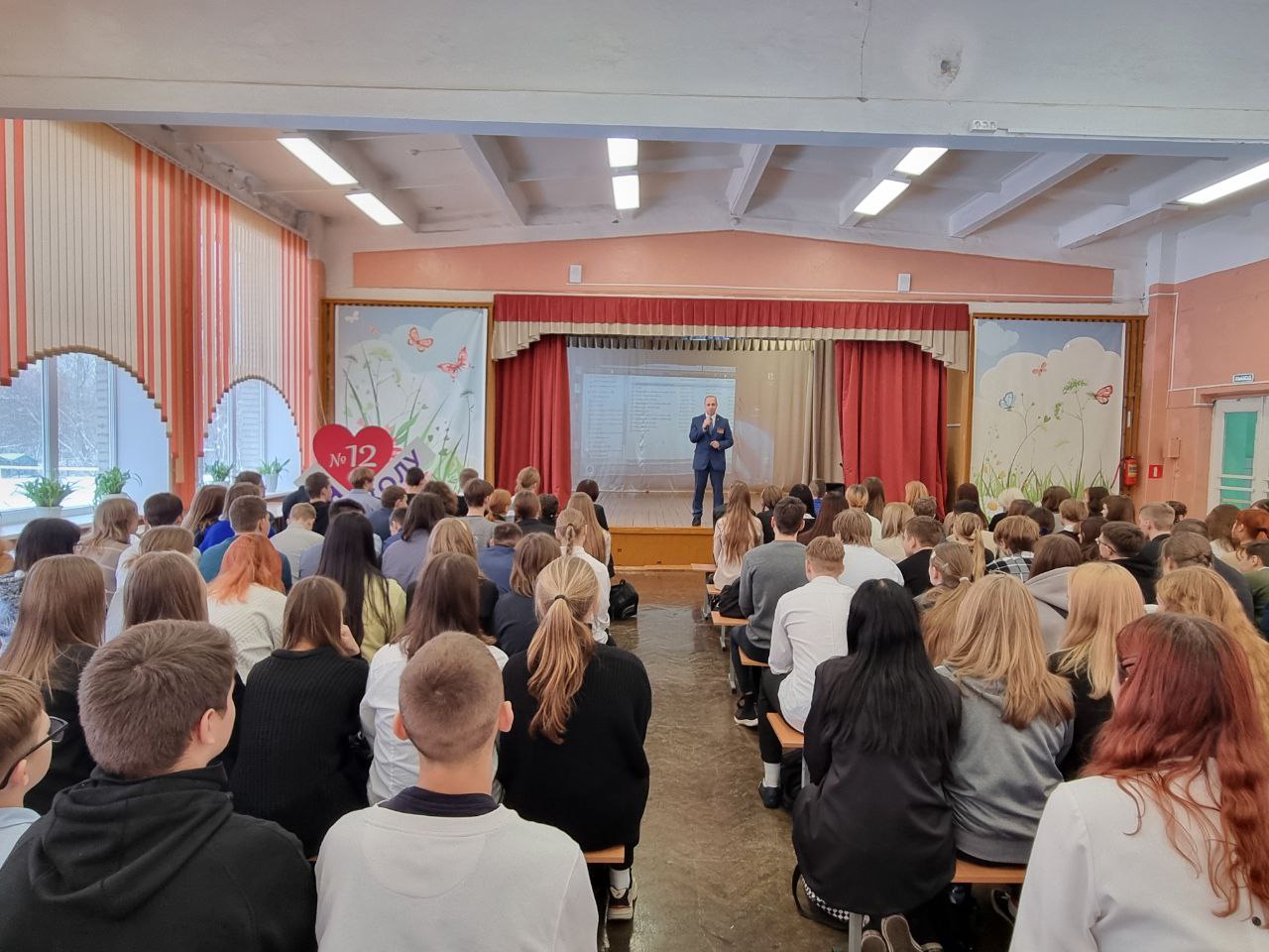 Пограничники организовали уроки мужества для школьников Смоленской области