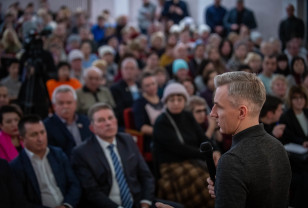 Василий Анохин подвел итоги встречи с жителями Рославльского района