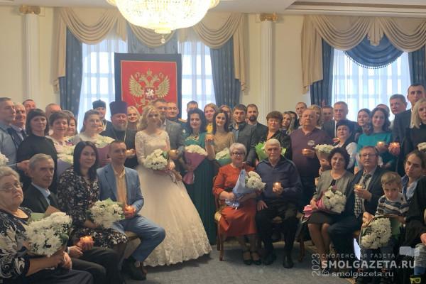 В Смоленск привезли огонь семейного очага «Сердце России»