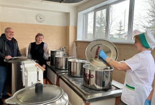 Фонд Сергея Неверова «СозИдаНие» помог детсаду в Смоленском районе с бытовой техникой и посудой