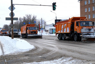 После снегопада все коммунальные службы Смоленска работают в усиленном режиме