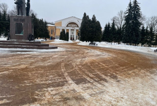 В Смоленске устраняют последствия «ледяного дождя»