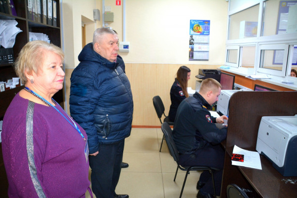В Смоленской области общественники проконтролировали работу отделения ГИБДД
