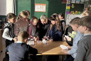 В Смоленской области в Сычёвке дорожные полицейские навестили школьников