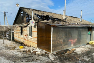 В Рославльском районе в одноэтажке выгорела квартира