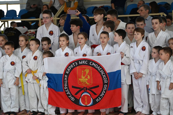 В Смоленске прошел межрегиональный турнир по каратэ в честь 90-летия Юрия Гагарина 