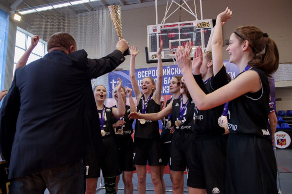 В Смоленске завершился финал чемпионата ЦФО «КЭС-Баскет», прошедшего при поддержке «Единой России»
