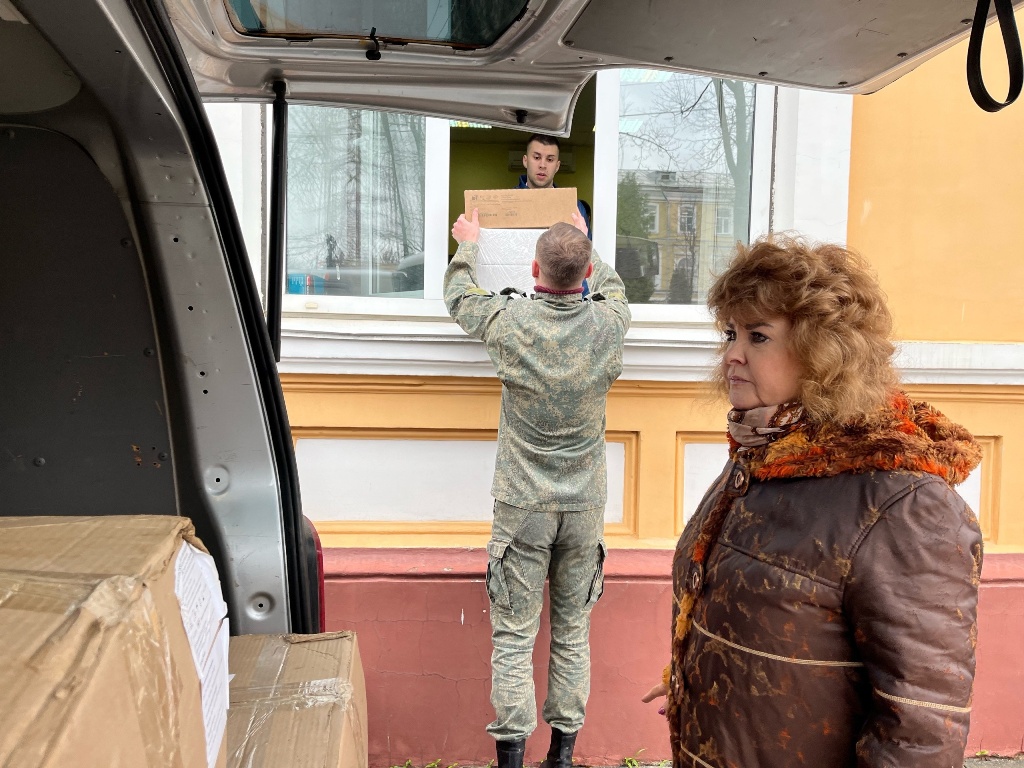 Смоленские поисковики везут гуманитарную помощь в военный Центр Ростова-на-Дону