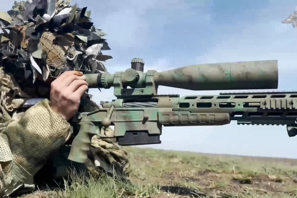 Российский военнослужащий сбил дрон ВСУ из снайперской винтовки