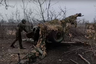Расчеты гаубиц Д-30 группировки войск «Запад» уничтожили замаскированные позиции и живую силу ВСУ 