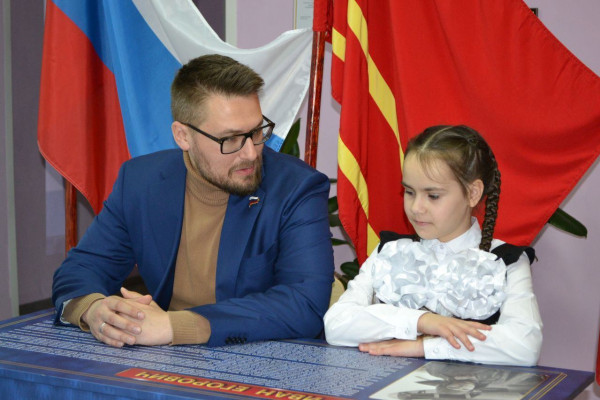 В Прудковской средней школе Починковского района появилась «Парта Героя»