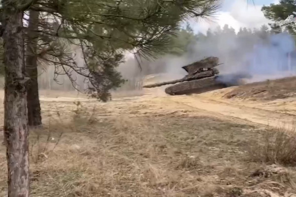 В Херсонской области российские танки уничтожили склад боеприпасов ВСУ