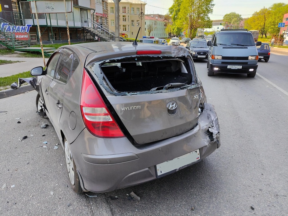 В Смоленске произошла авария с участием трёх автомобилей