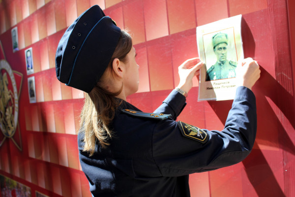 Смоленские судебные приставы присоединились к акции «Стена памяти»