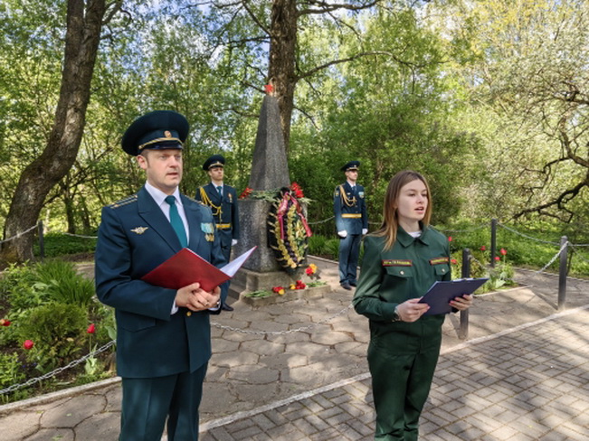 В Смоленске таможенники провели митинг, посвящённый 79-й годовщине Великой Победы