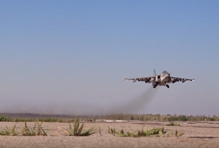 Штурмовики Су-25 нанесли удар по замаскированной технике ВСУ