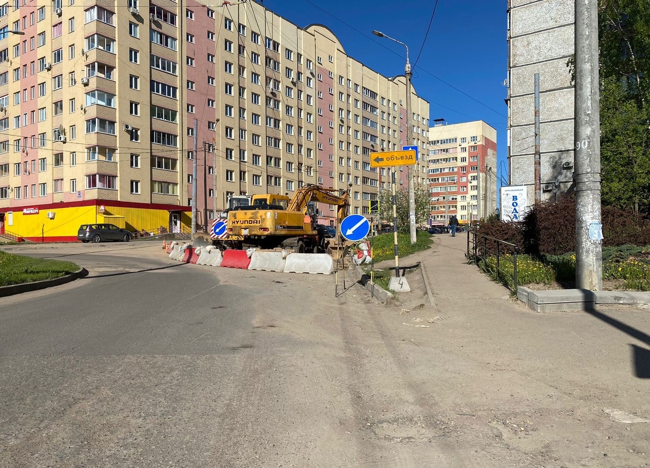 В Смоленске продолжается капитальный ремонт улицы Рыленкова