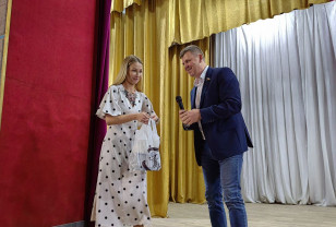 Смоленский сенатор Артём Малащенков поздравил библиотекарей Дорогобужского района 