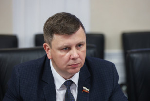 Сенатор от Смоленской области Артём Малащенков рассказал, сколько будут стоить учебники в новом году