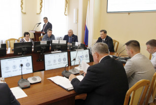 Депутаты заслушали отчёт Главы Смоленска Александра Новикова