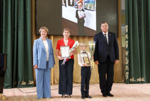 В Смоленске состоялось награждение лучших юных художников и музыкантов