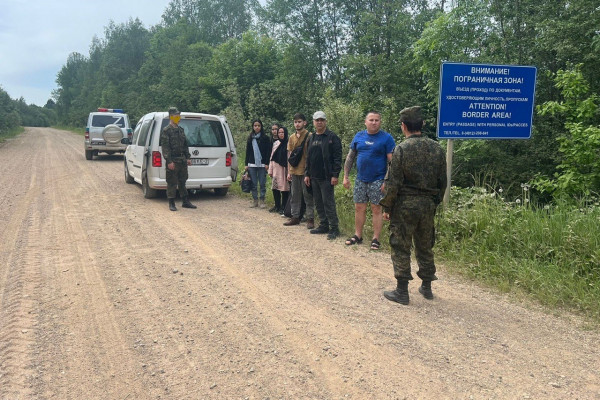 Смоленские пограничники в очередной раз задержали нарушителей пограничного режима 