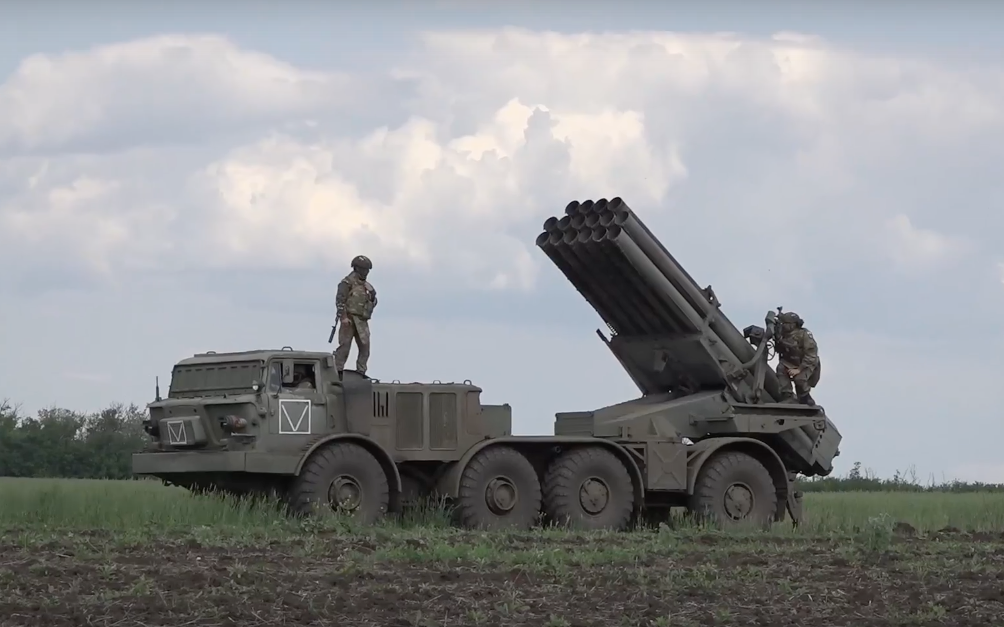 Российские артиллеристы громят противника на Угледарском участке фронта
