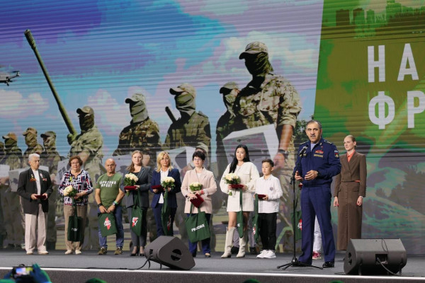 На выставке-форуме «Россия» наградили волонтеров, оказывающих помощь участникам СВО