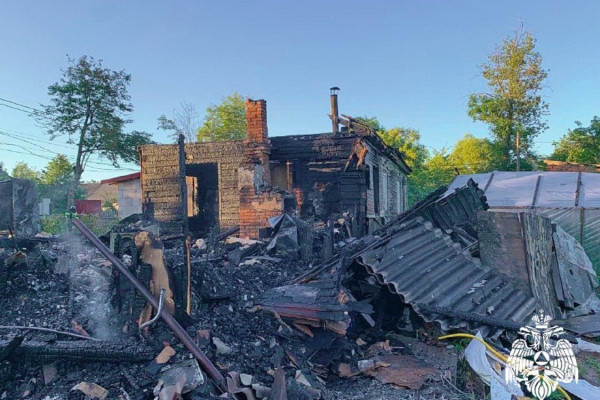 Стали известны подробности ночного пожара в посёлке Холм-Жирковский  Смоленской области
