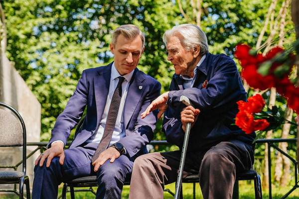 Василий Анохин посетил Ельнинский район, где почтил память погибших в Великой Отечественной войне