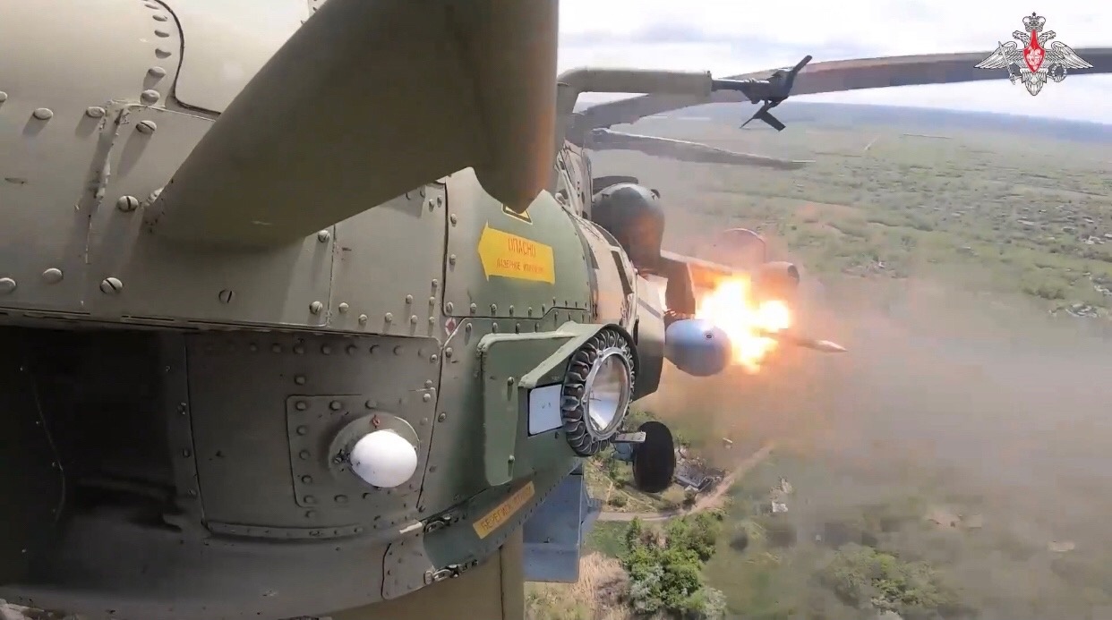 Экипаж вертолёта Ми-28НМ нанёс удар по подразделениям ВСУ