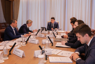 Состоялась рабочая встреча губернатора Василия Анохина и главы Минпромторга России Антона Алиханова