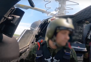 Экипаж вертолёта Ка-52М успешно поразил подразделения ВСУ в зоне СВО