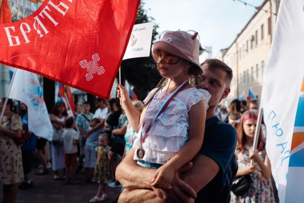 В Смоленске прошёл Парад семьи